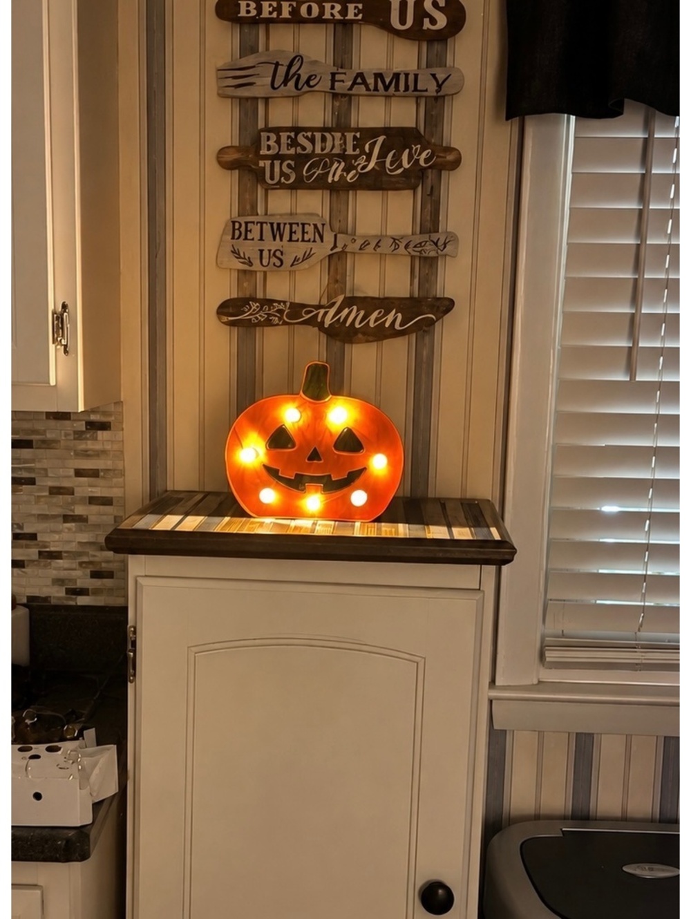 Halloween Pumpkin Marquee Light Décor with 2 AAA Battery Operation